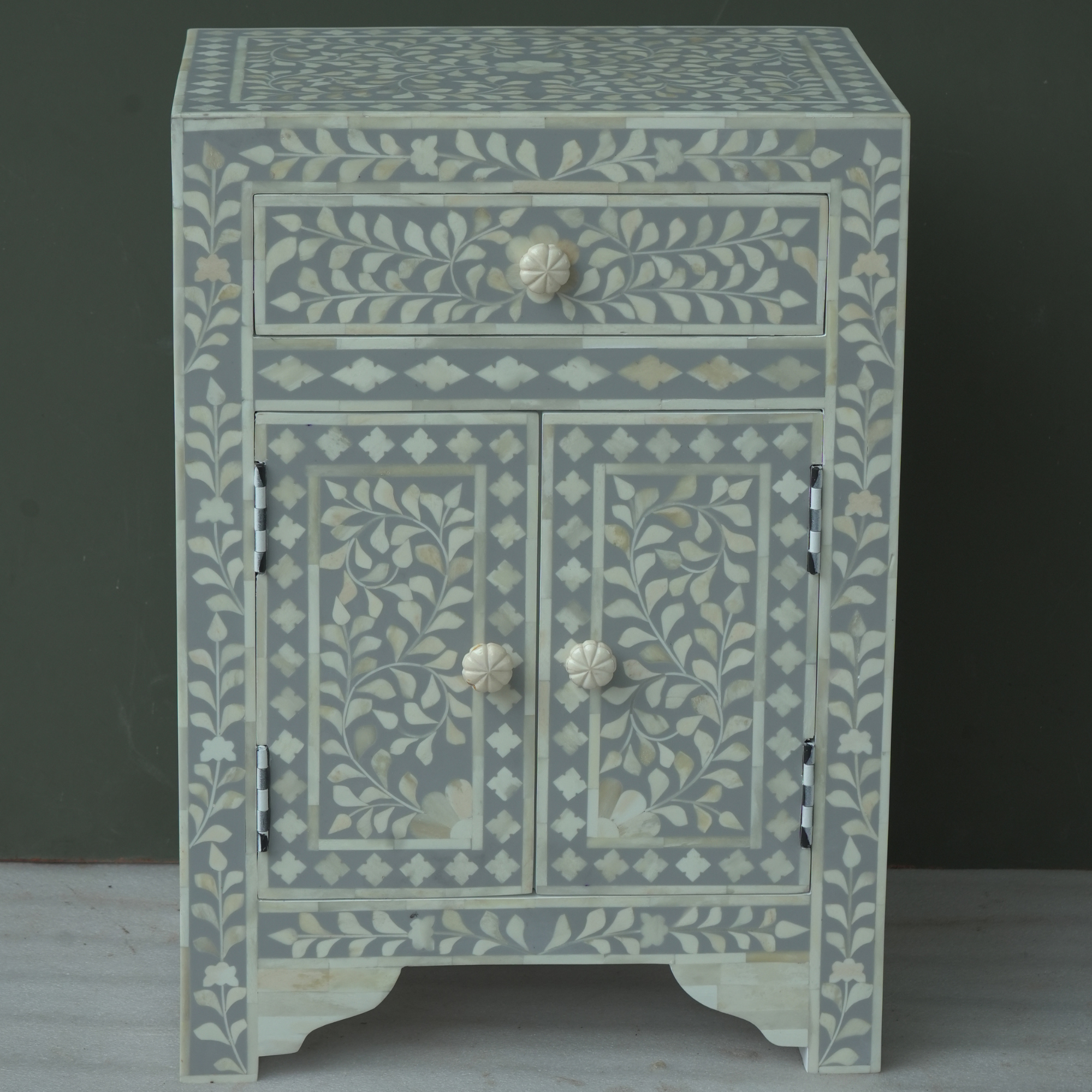 Handmade Bone Inlay Floral Bedside Table Grey White – Drawer & Cabinet Nightstand Luxury Furniture