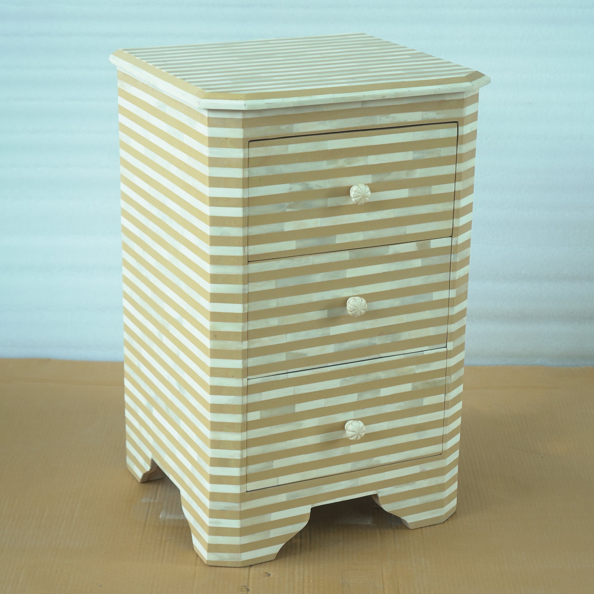 Handmade Bone Inlay Striped Bedside Table with 3 Drawers – Beige White Modern Nightstand Furniture