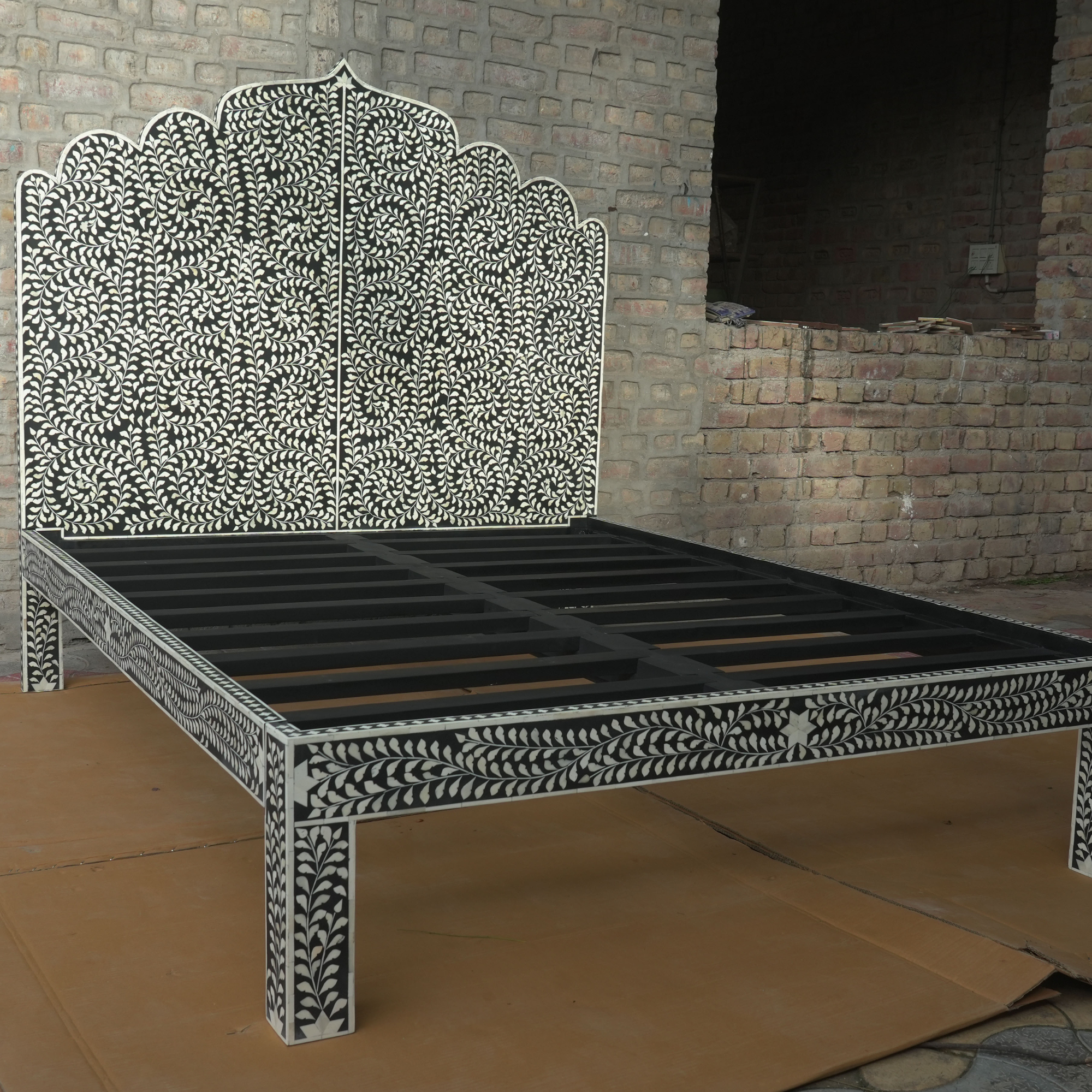 Handmade Bone Inlay Floral Bed – Black White Luxury King Size Bed, Artisan Inlay Headboard Bed, Designer Bedroom Furniture