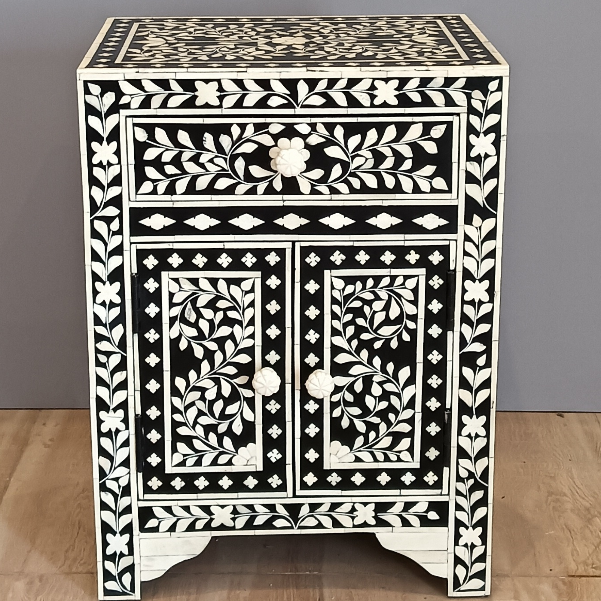 Handmade Bone Inlay Floral Bedside Table with Drawer & Cabinet – Black White Luxury Nightstand Furniture