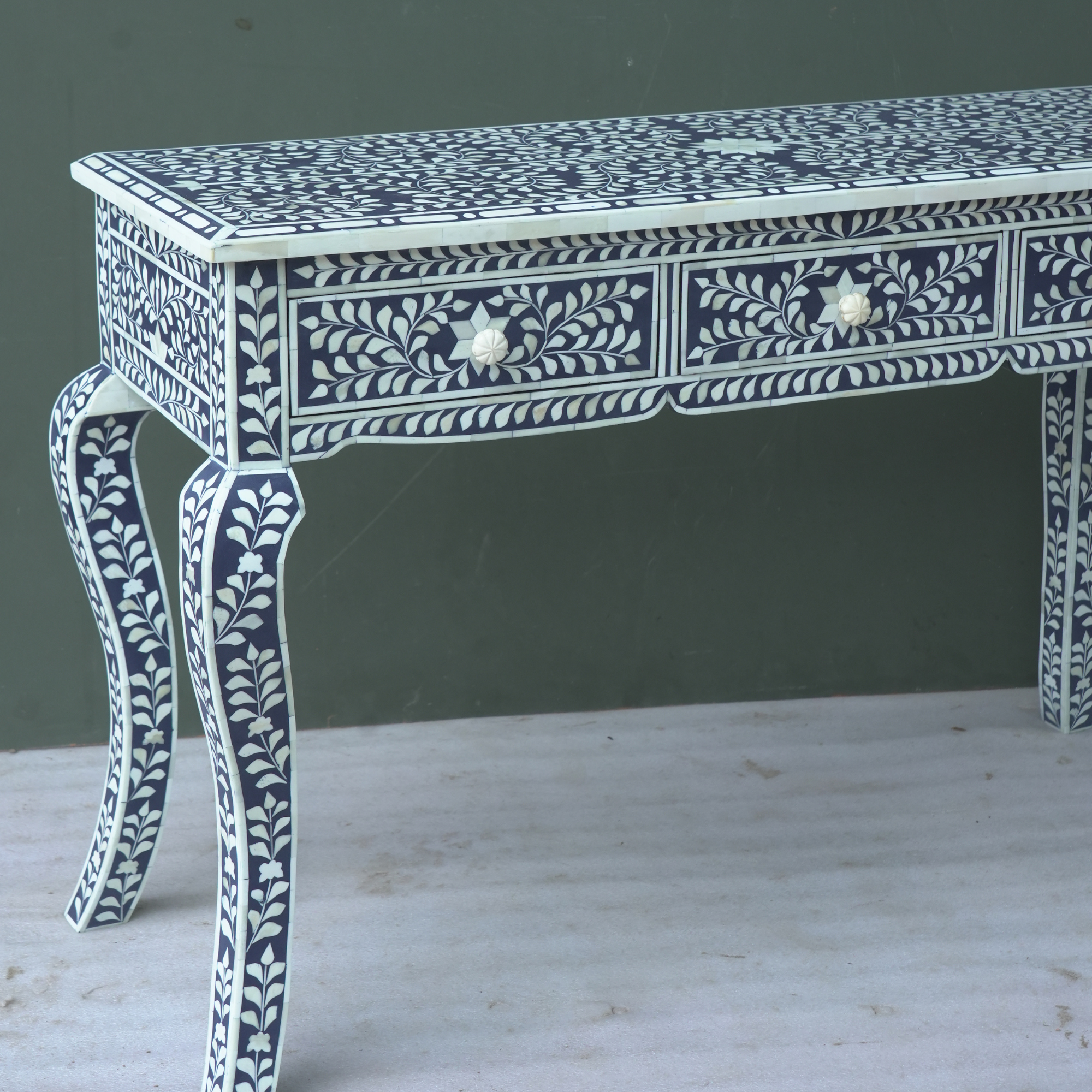 Handmade Bone Inlay Floral Console Table with Curved Legs – Black White Luxury Entryway Table with Drawers