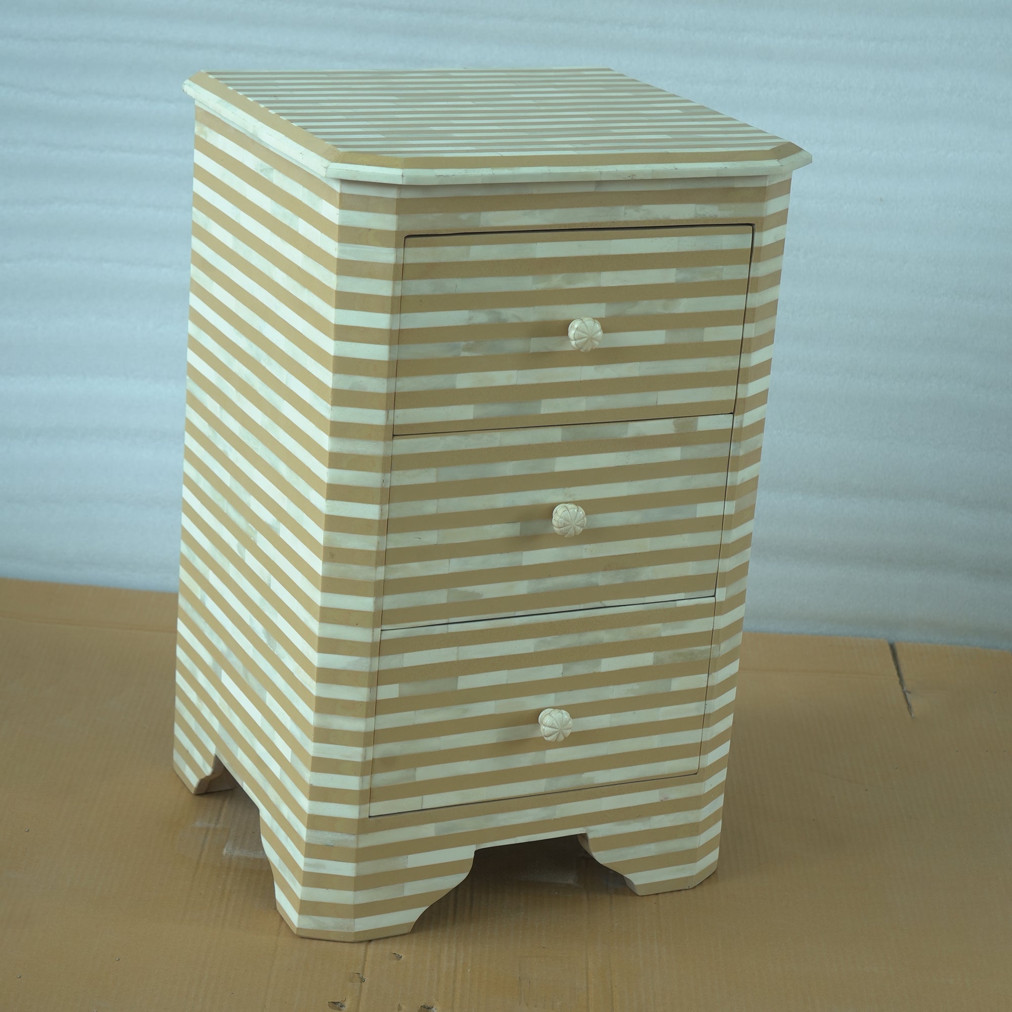Handmade Bone Inlay Striped Bedside Table with 3 Drawers – Beige White Modern Nightstand Furniture