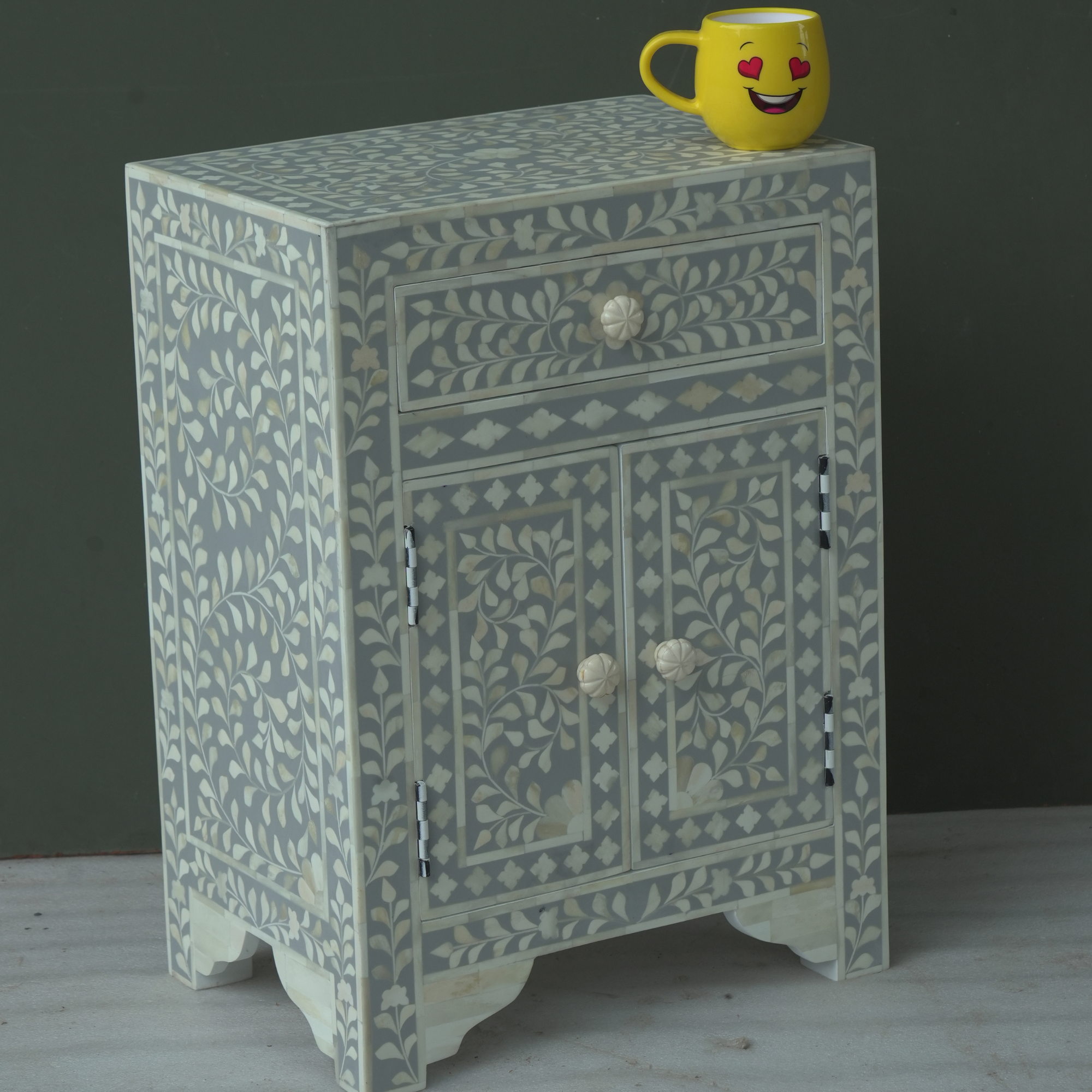 Handmade Bone Inlay Floral Bedside Table Grey White – Drawer & Cabinet Nightstand Luxury Furniture
