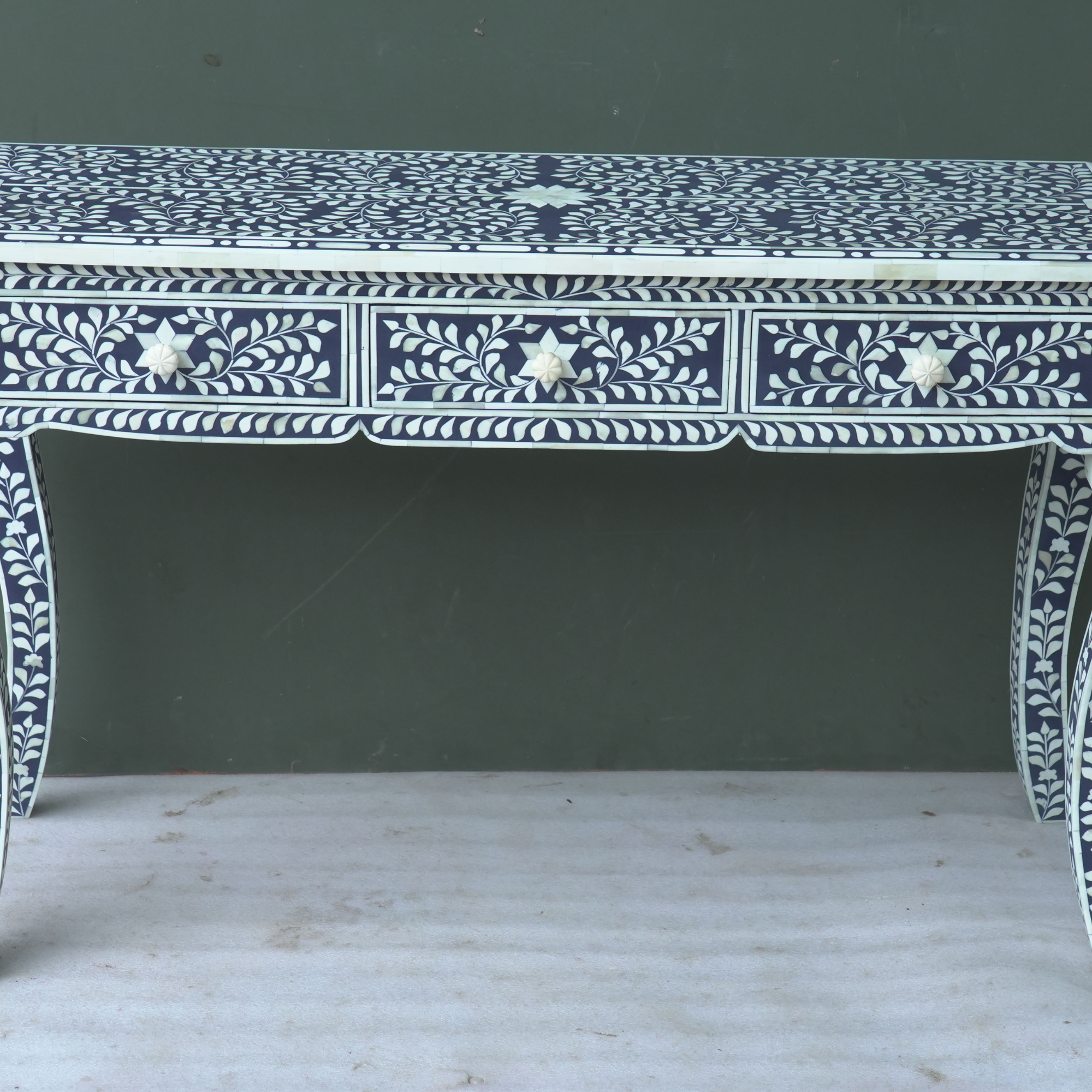 Handmade Bone Inlay Floral Console Table with Curved Legs – Black White Luxury Entryway Table with Drawers