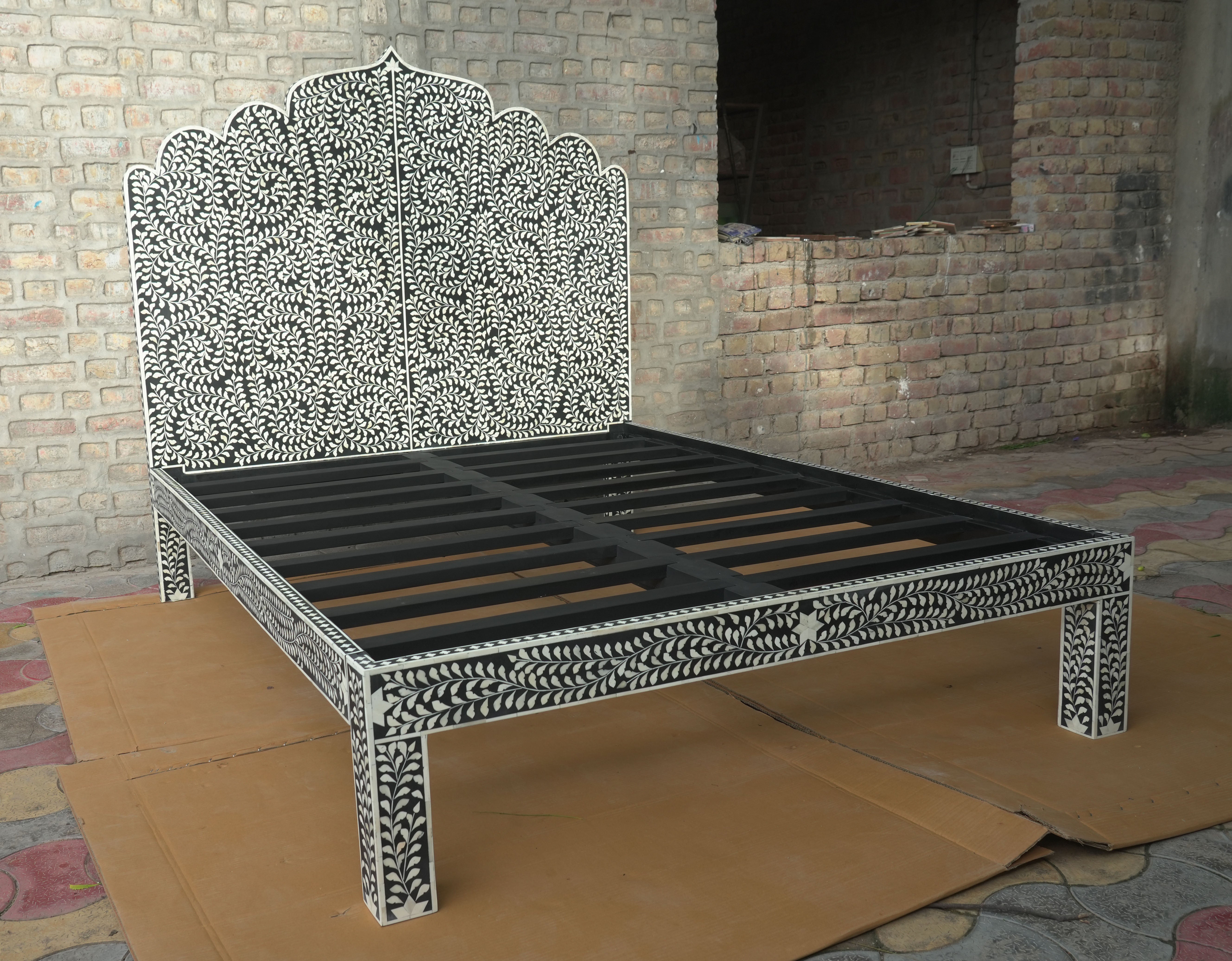 Handmade Bone Inlay Floral Bed – Black White Luxury King Size Bed, Artisan Inlay Headboard Bed, Designer Bedroom Furniture