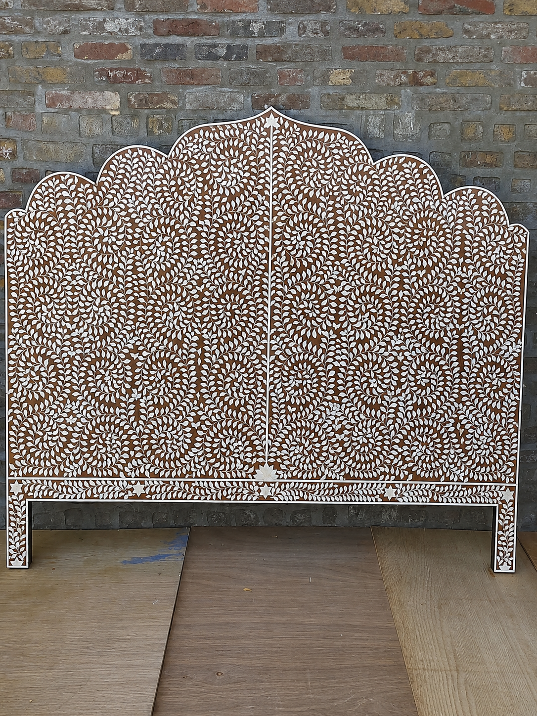 Brown White Bone Inlay Headboard Handmade Scalloped Floral Bed Headboard Luxury Boho Bedroom Furniture Decor