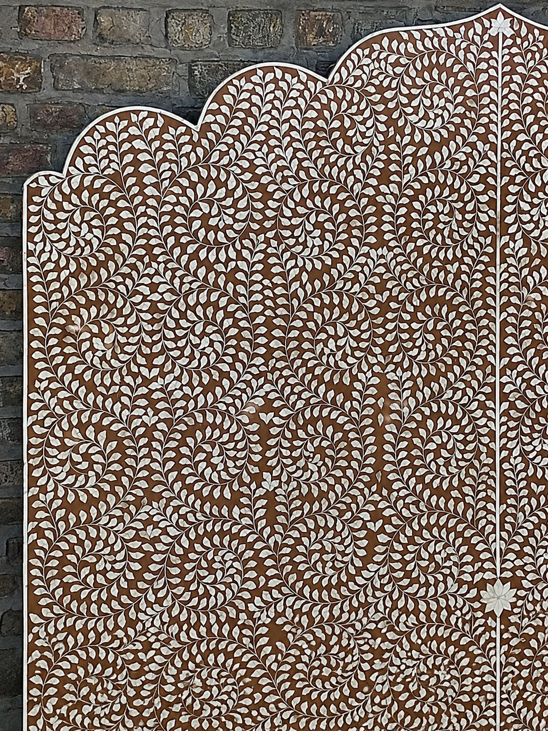 Brown White Bone Inlay Headboard Handmade Scalloped Floral Bed Headboard Luxury Boho Bedroom Furniture Decor