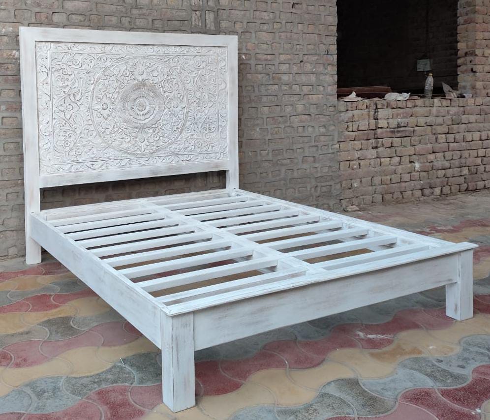 Hand Carved Wooden Bed Frame Luxury King Size Bedroom Furniture Handmade Solid Wood Bed With Carved Headboard