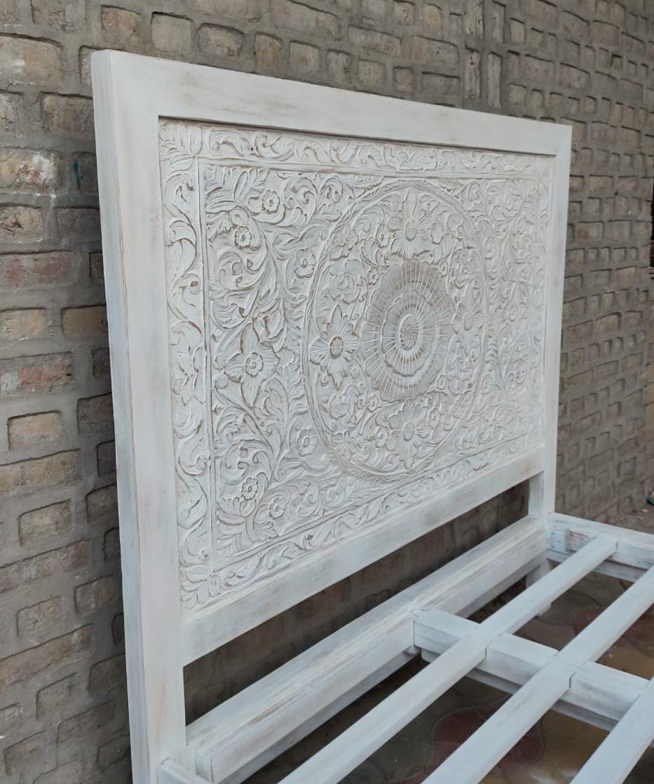 Hand Carved Wooden Bed Frame Luxury King Size Bedroom Furniture Handmade Solid Wood Bed With Carved Headboard
