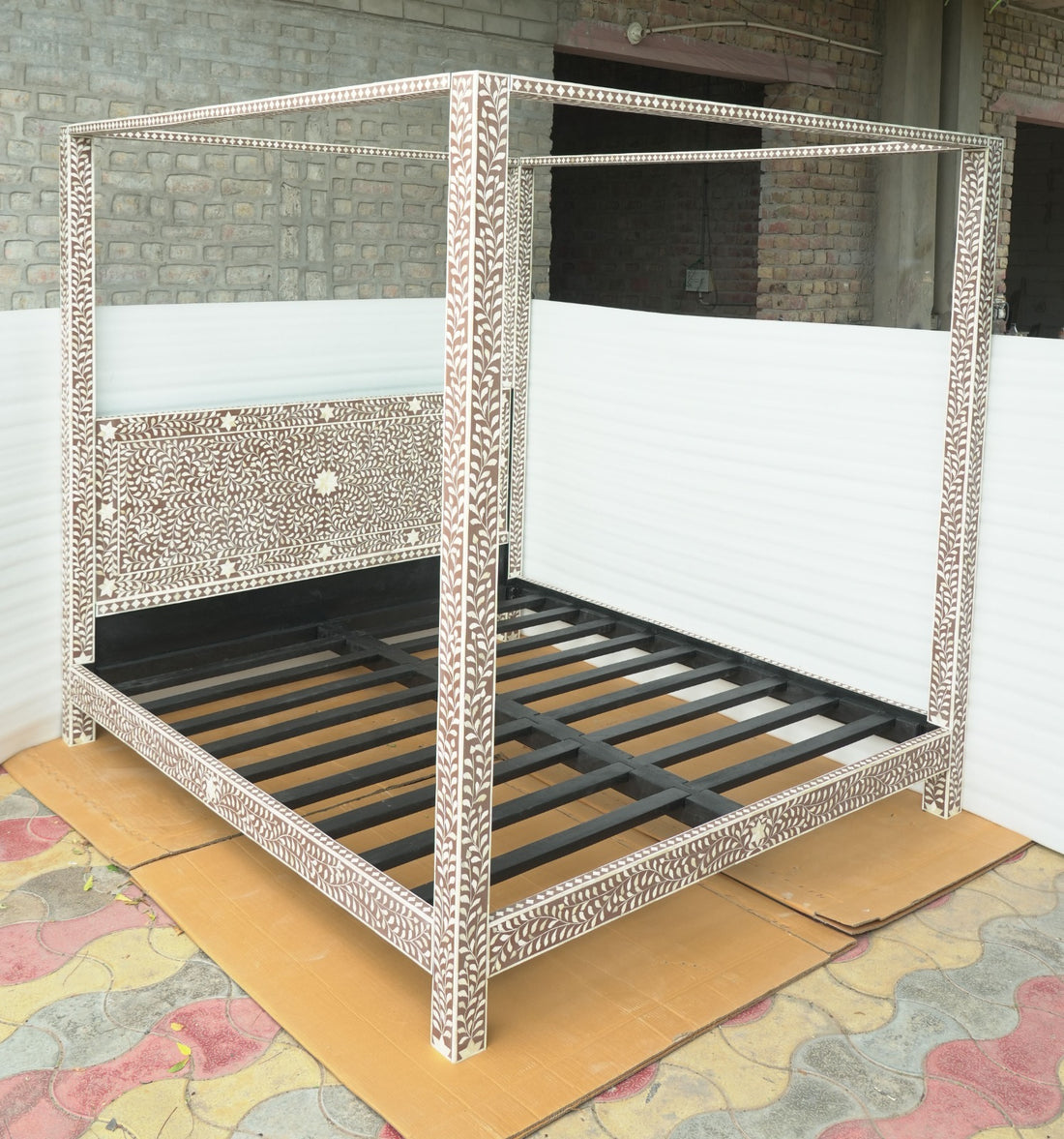 Handmade Brown & White Bone Inlay Four Poster Bed – Floral Canopy Bed Frame