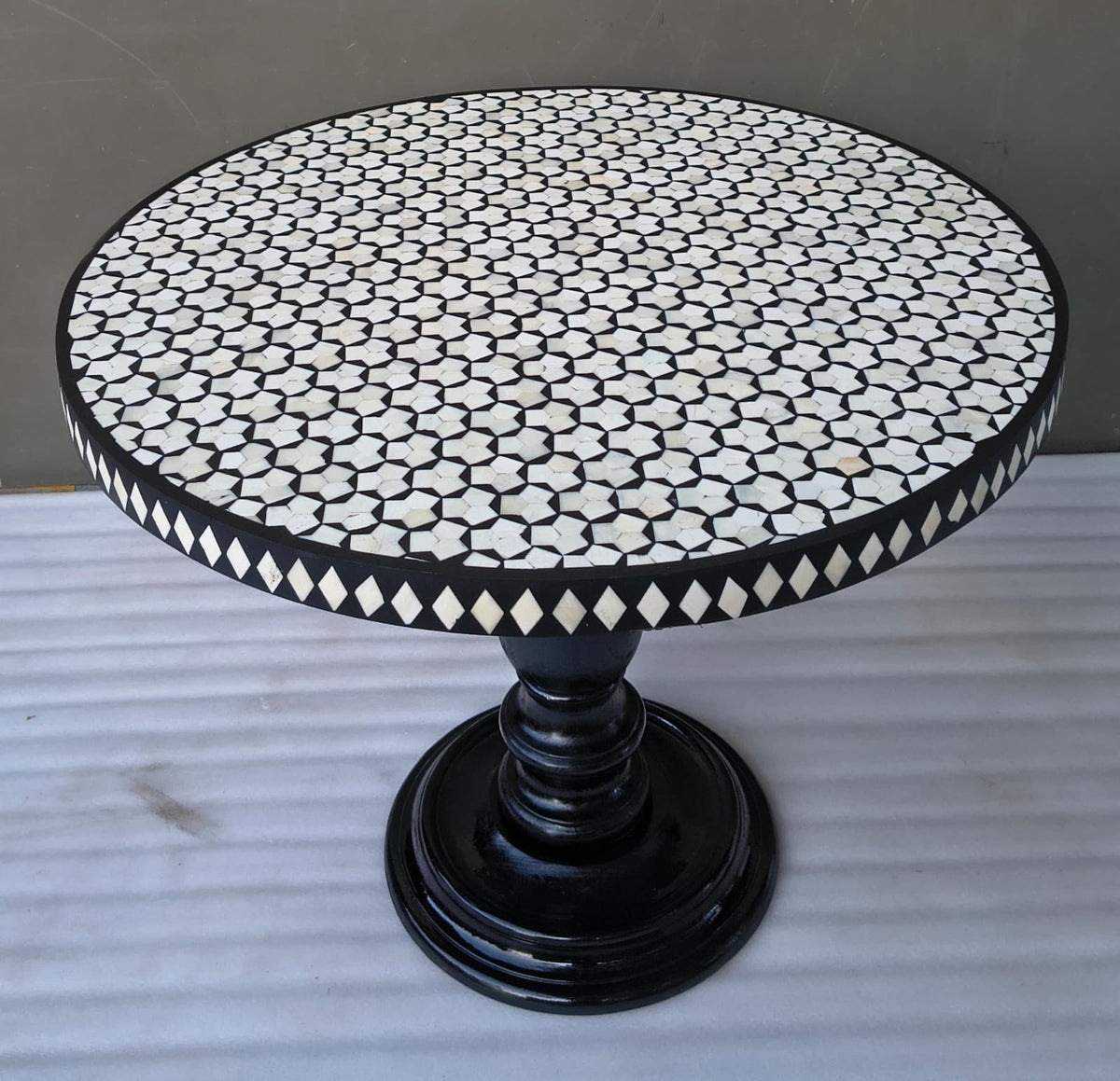 Handmade Black & White Geometric Bone Inlay Round Dining Table – Pedestal Base