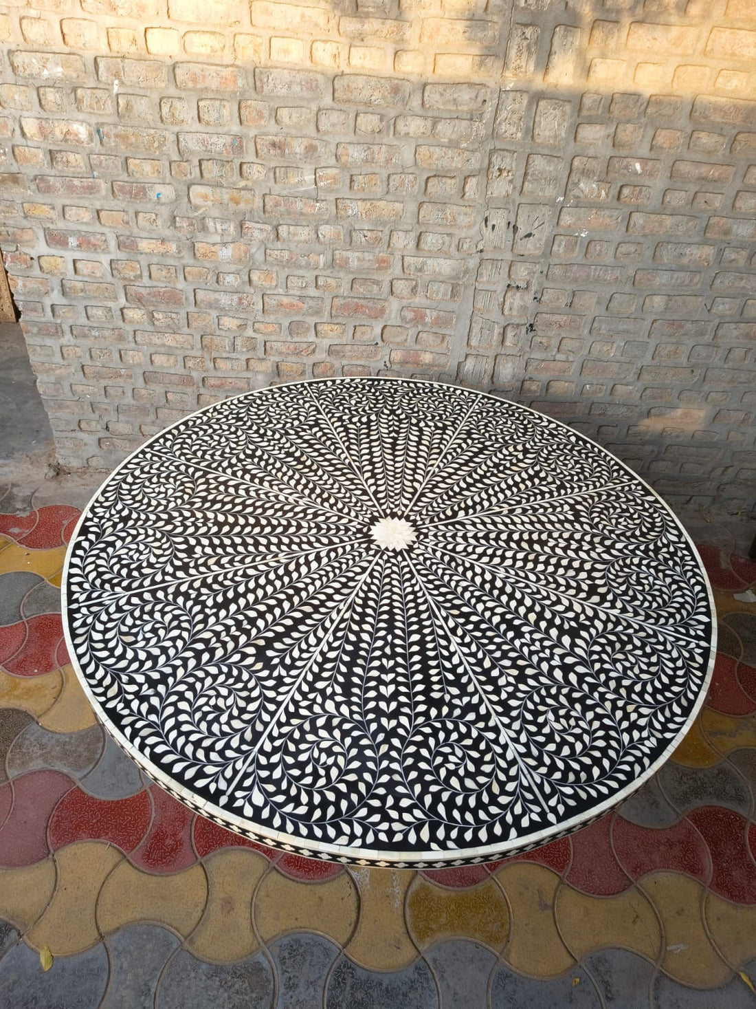 Handmade Black & White Bone Inlay Dining Table – Round Floral Pedestal Table