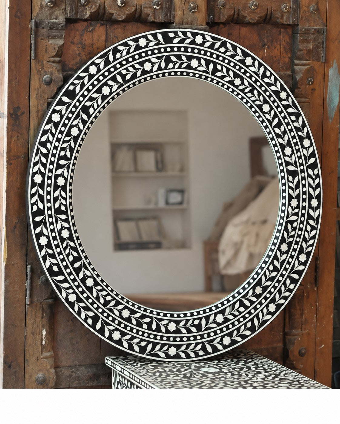 Handmade Black & White Bone Inlay Round Mirror – Floral Vine Design