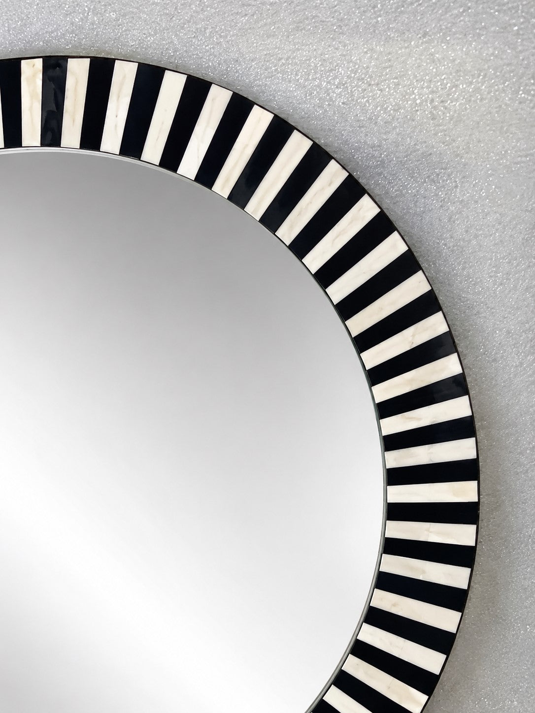 Handmade Black & White Striped Bone Inlay Round Wall Mirror