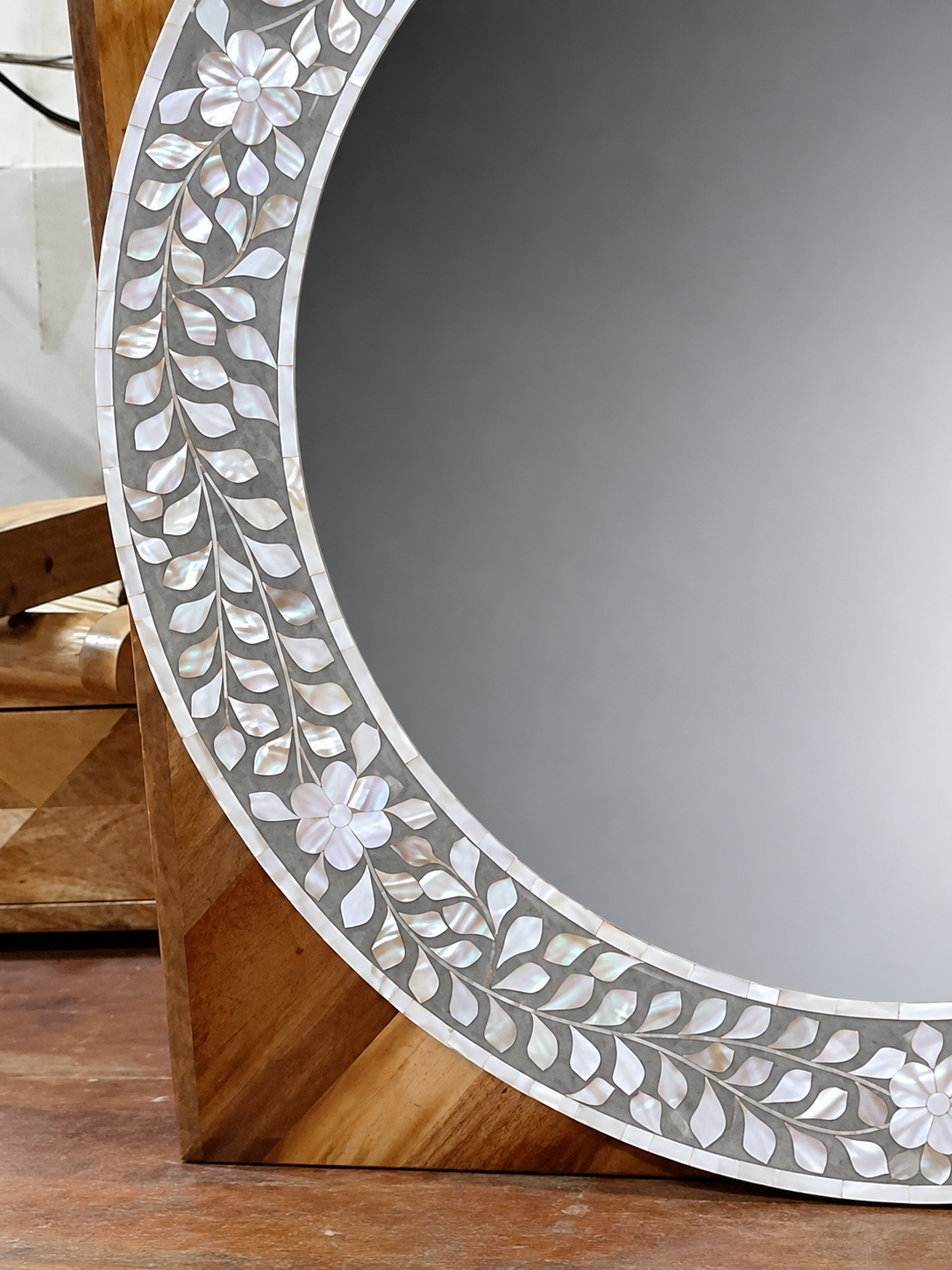 Grey Mother of Pearl Inlay Round Mirror – Handmade Floral Wall Mirror