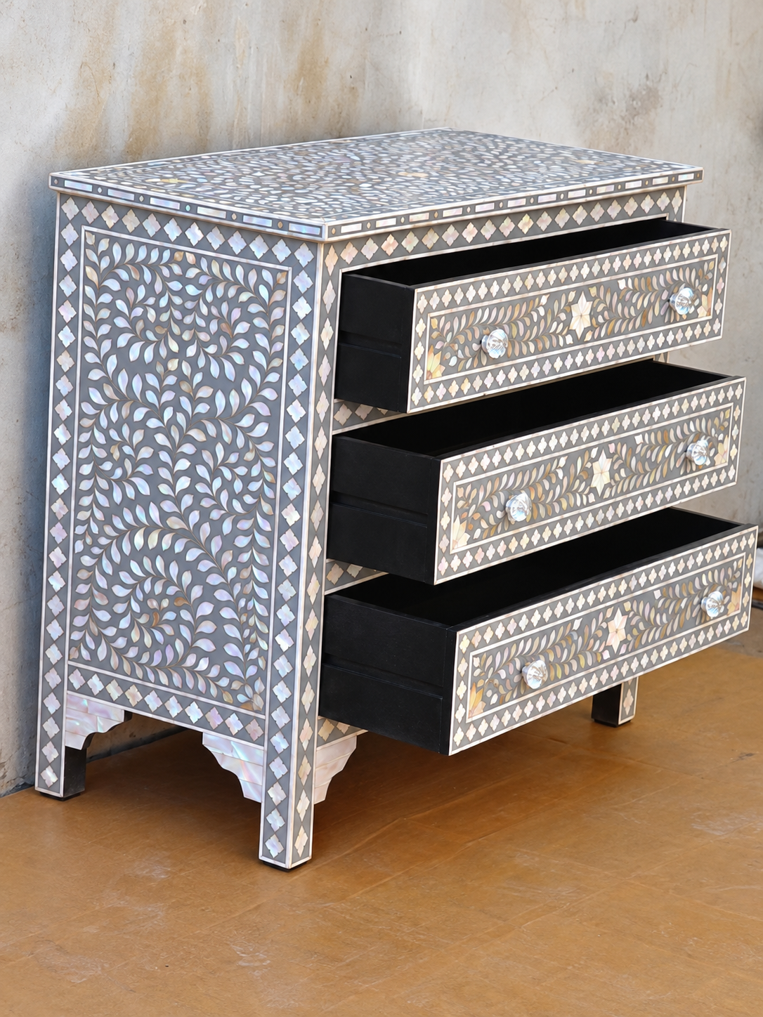 Grey Mother of Pearl Inlay Chest of Drawers – 3 Drawer Floral Dresser