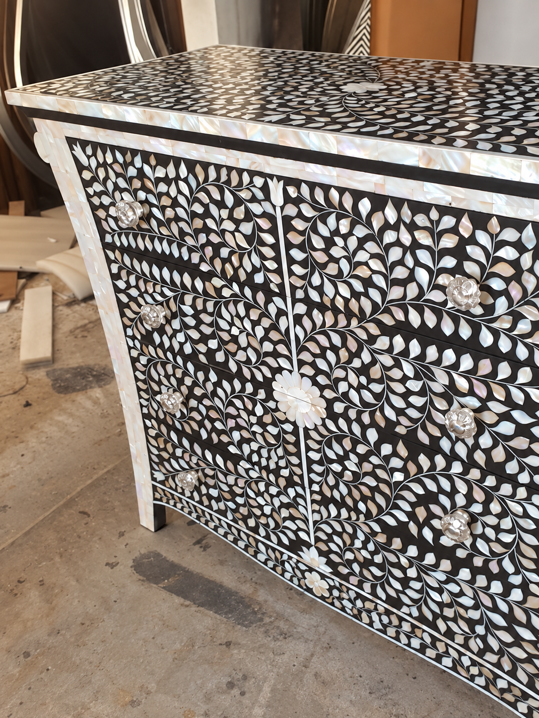 Black Mother of Pearl Inlay Chest of Drawers – 8 Drawer Floral Dresser