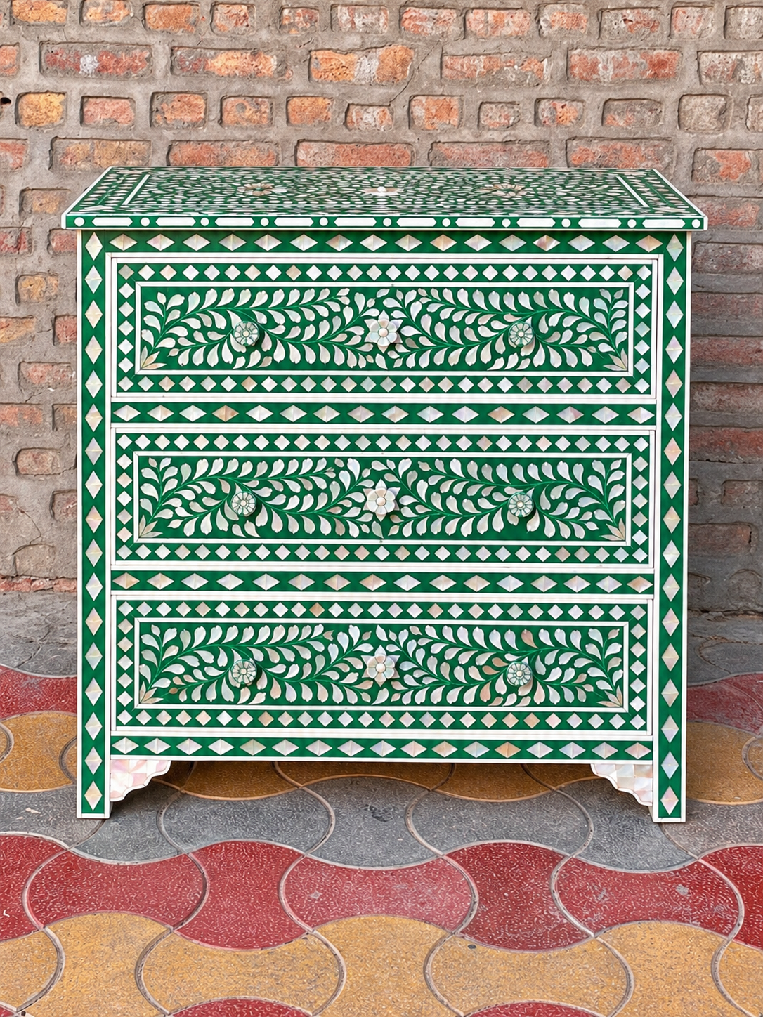 green mother of pearl chest of drawers, mother of pearl chest of drawers, green mother of pearl dresser, mother of pearl dresser, mother of pearl inlay furniture, 3 drawer chest, green inlay furniture, floral chest of drawers, handmade dresser, inlay storage cabinet, green storage chest, floral inlay furniture, handmade Indian furniture